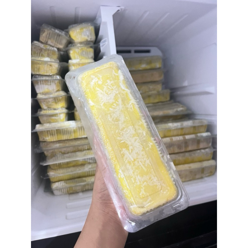 

Pancake Durian Roll