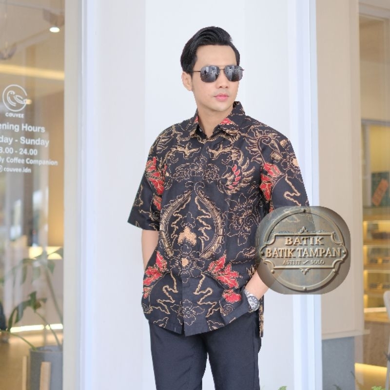 Mahkota Merah Batik Pria Lengan Pendek