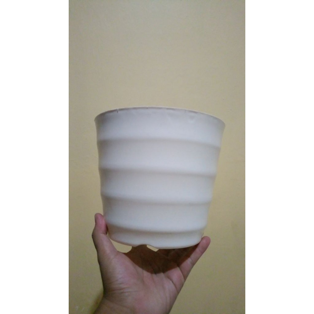 POT KEONG P0133 PUTIH TINGGI 17CM
