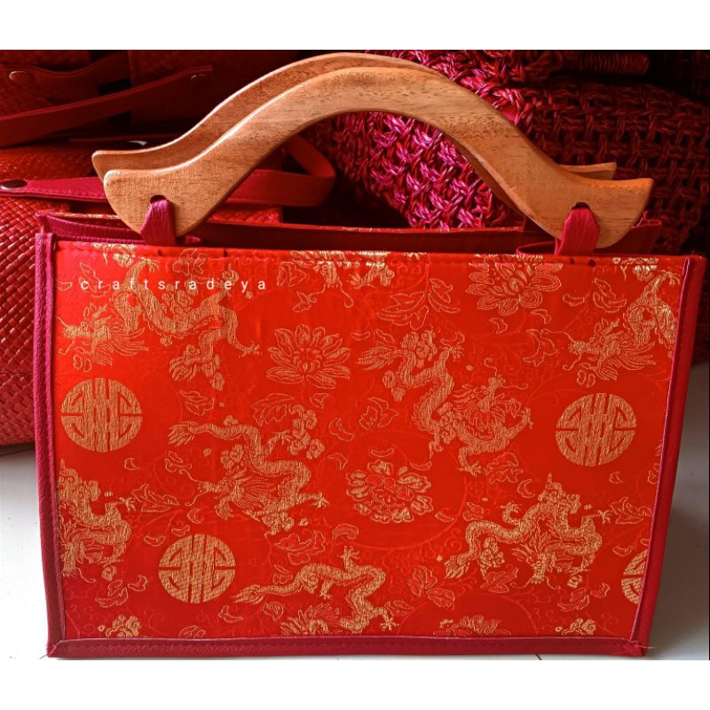 

(301520) Handle Kayu Hampers Congsam Goodiebag Imlek CNY Sincia / Parcel Imlek