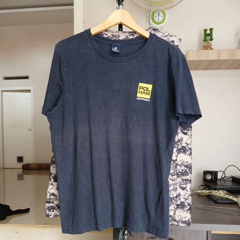 Kaos katun navy POLHAM second Original LD 108 panjang 69 minus crack manja