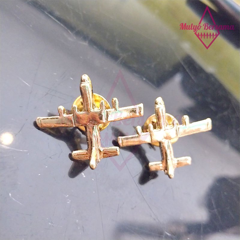 Pin Pesawat Miniatur Hercules Pin Pesawat Hercules Pin Miniatur Pesawat Hercules - Mulyo Bersama