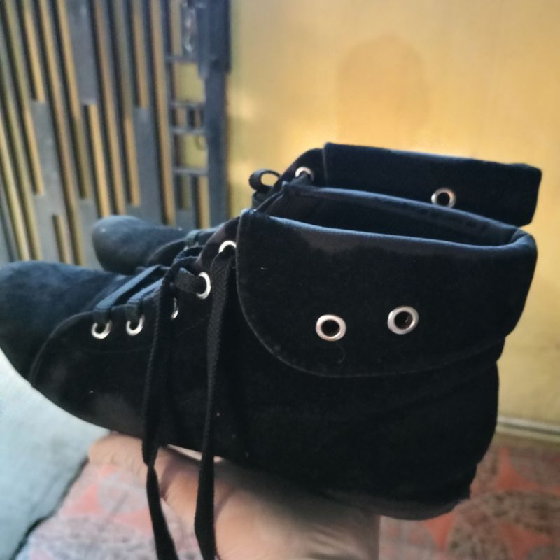 Preloved Sepatu Boots Wanita