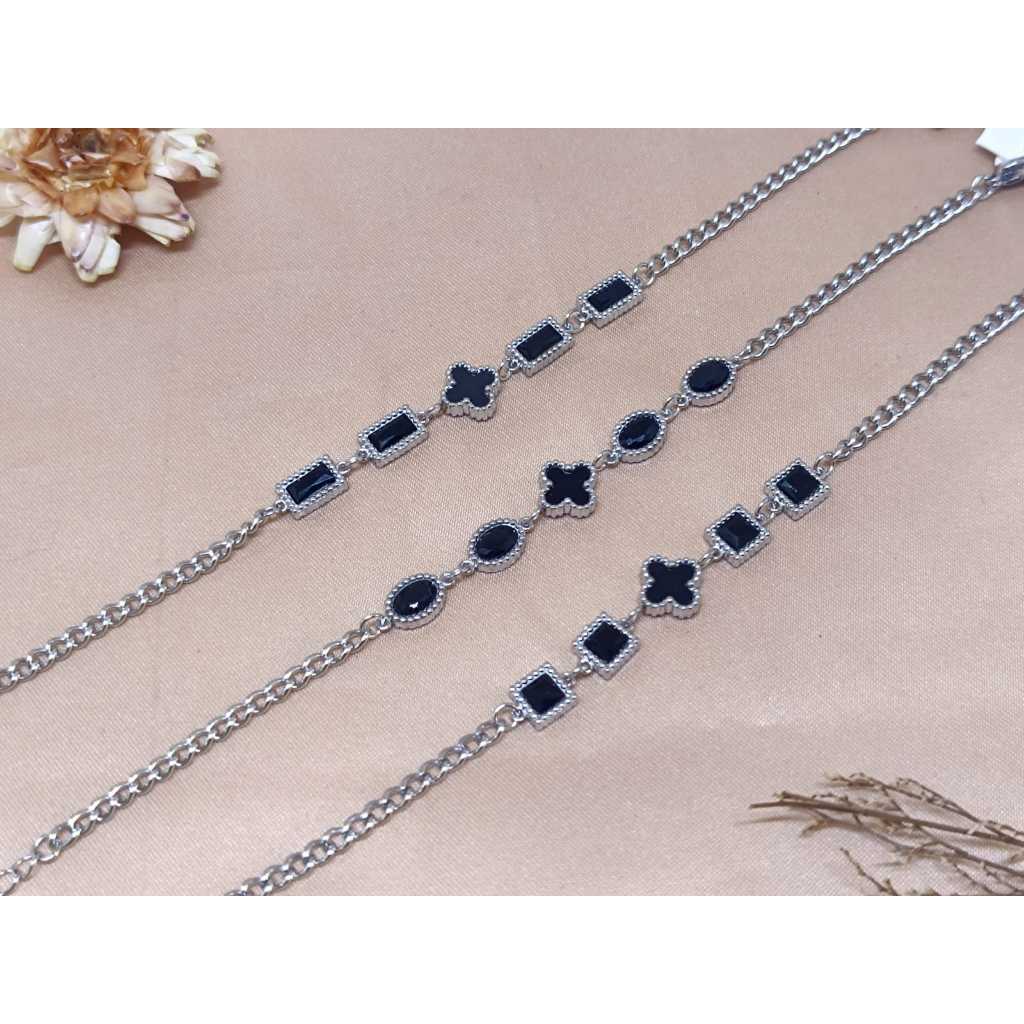 Gelang Clover mata hitam titanium