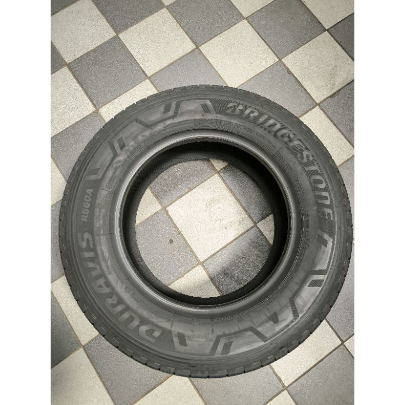 Ban Bridgestone Duravis R660A 235/65 R16 (Ban Hiace Premio)