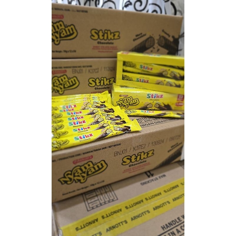 

nyam nyam Stickz kemasan box isi 12stick