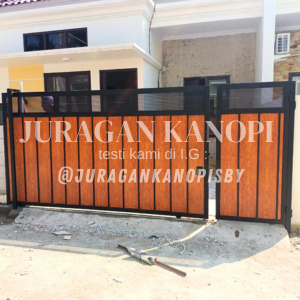 Pintu pagar rumah minimalis / Pagar grc kayu terpasang