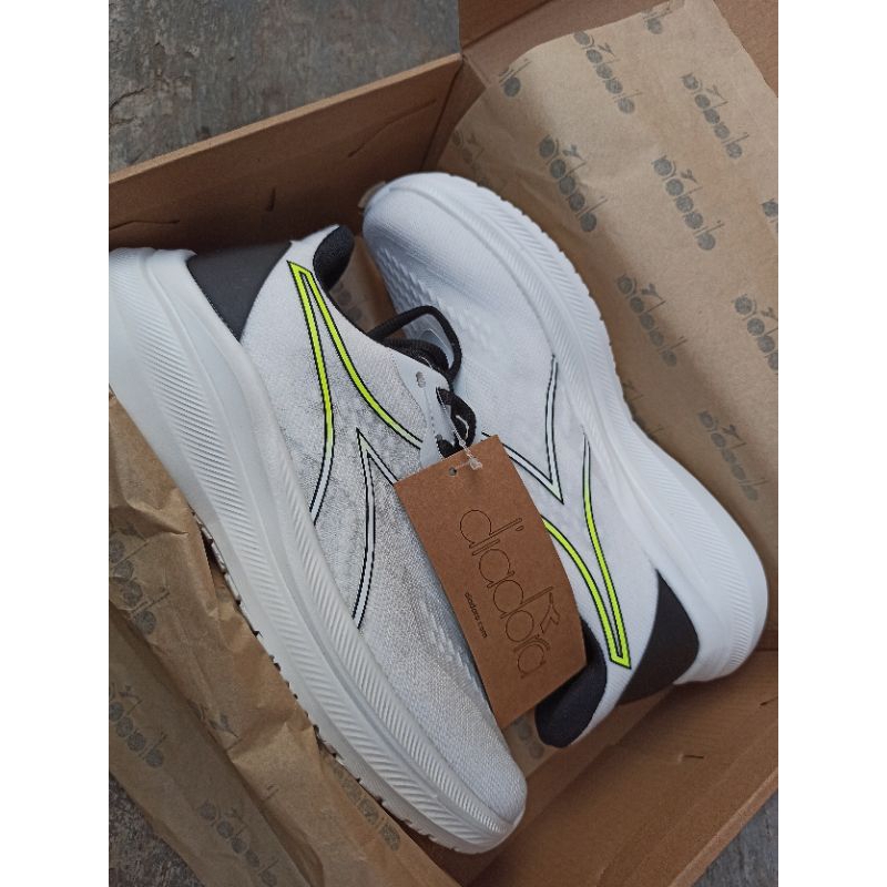 Diadora diaru running white original