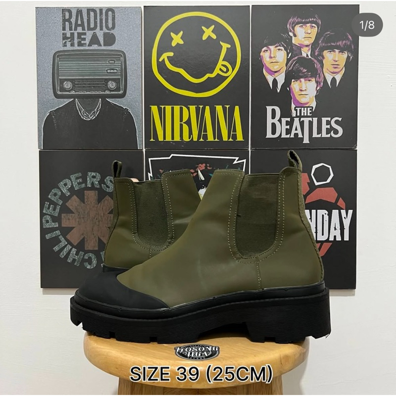 Zara Chelsea Olive Green Boots (39)