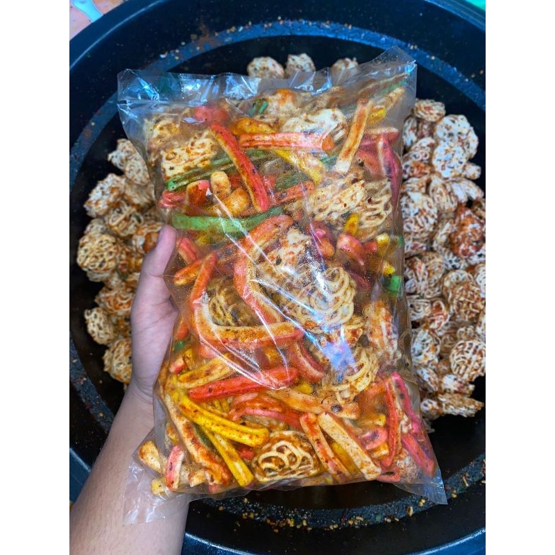 

Kerupuk seblak campur pedas 500 gram pedas dan gurih