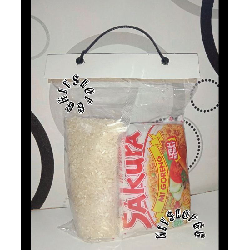 

Paket Sembako A / Paket Sembako Murah Meriah Hampers Berbagi