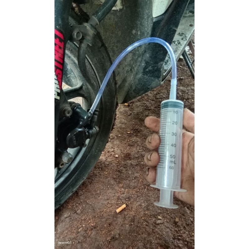 spuit 50 cc + selang kuras minyak rem