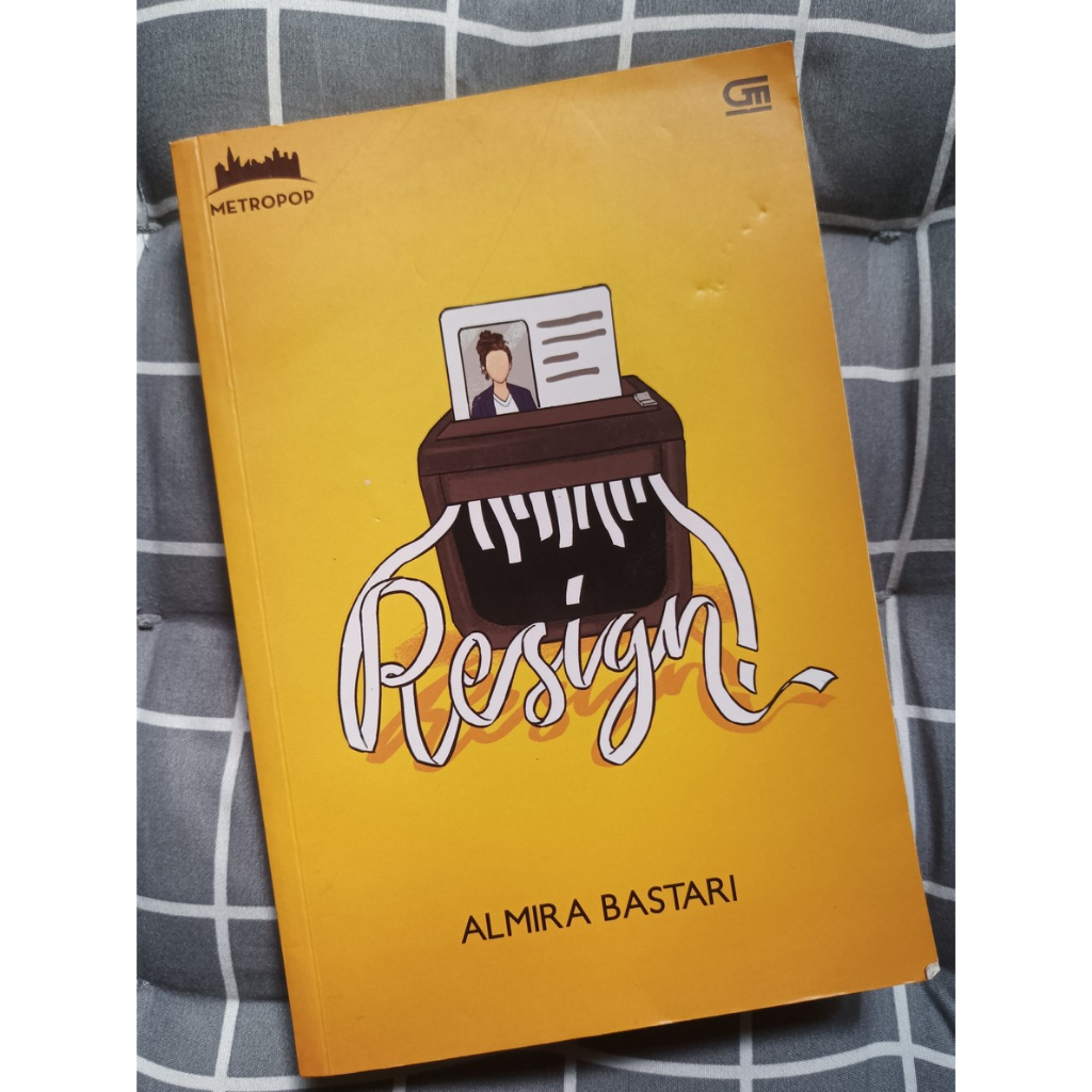 Resign - Almira Bestari (Preloved)
