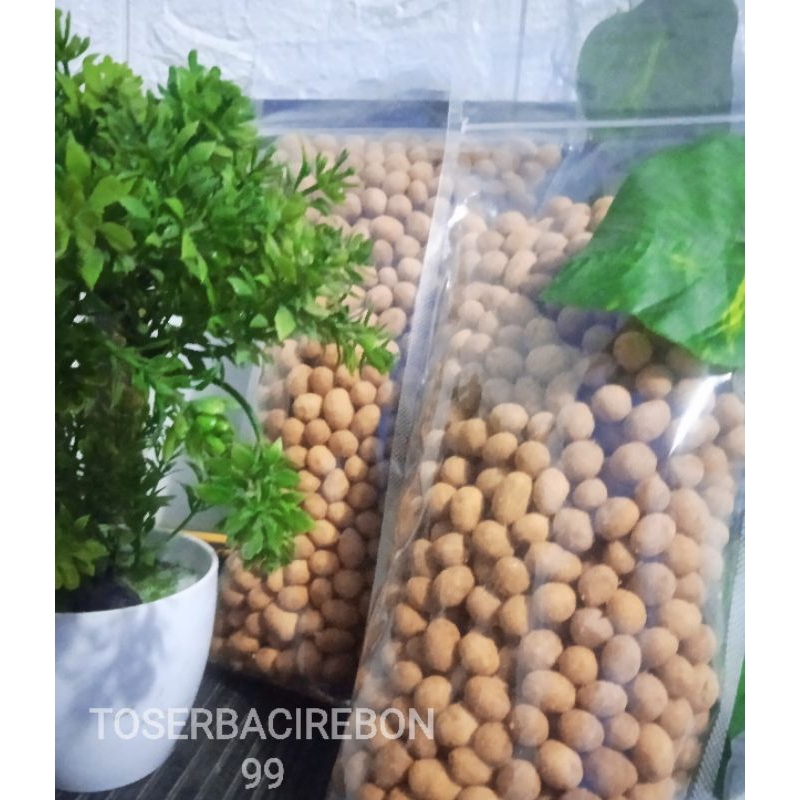 

KACANG TELOR MANIS BERAT 1 KG/KACANG TERENAK DI CIREBON/SNACK KILOAN/KUE LEBARAN HARI RAYA