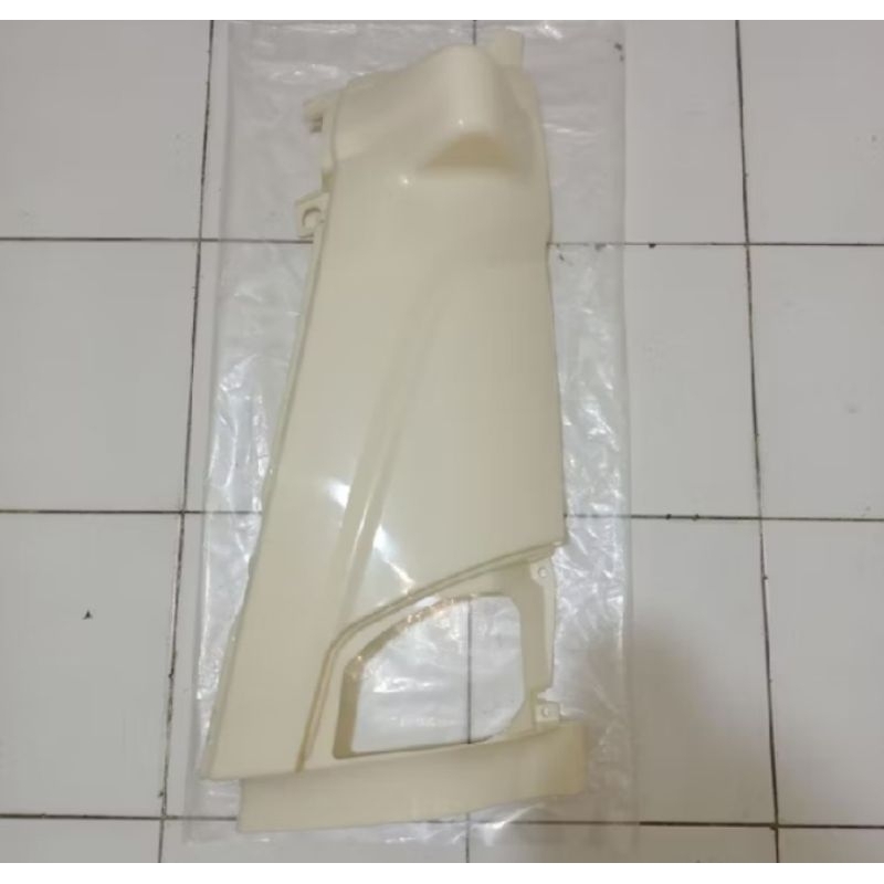 CORNEL PANEL HINO LOHAN 500 LH (KIRI) PIPI HINO LOHAN 500 LH ORIGINAL PART S3814-EW010
