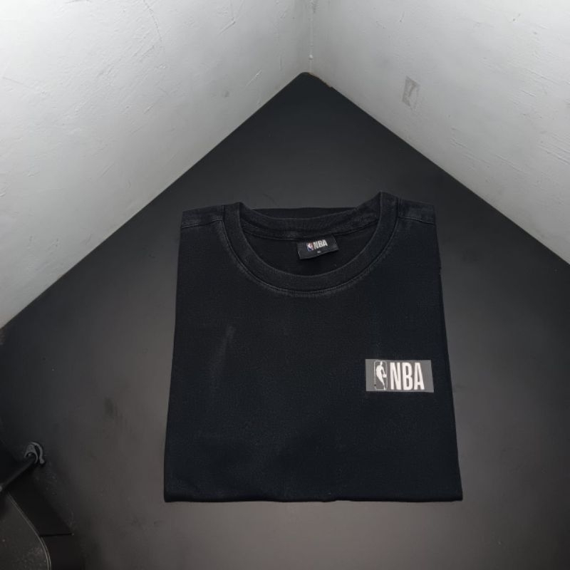 Tshirt cewek cowok NBA Official store logo NBA size XL warna hitam original second brand 100% katun 