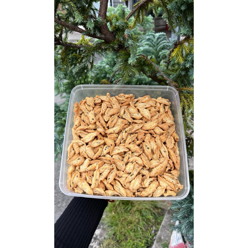 

Kubabe/kue bawang bean/kue bawang renyah/kue bawang kampung