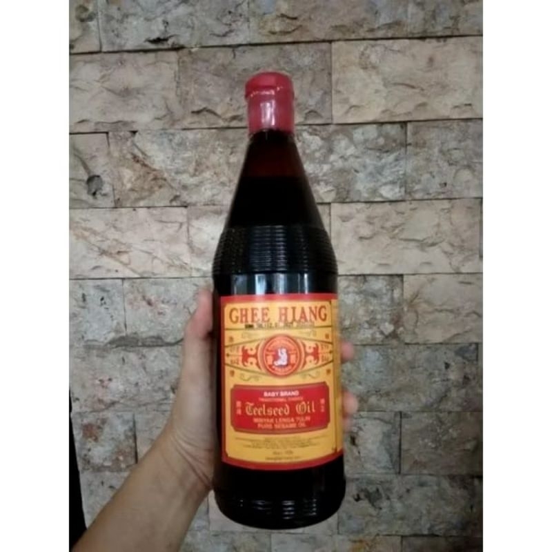 

Minyak wijen 700ml by Ghee Hiang