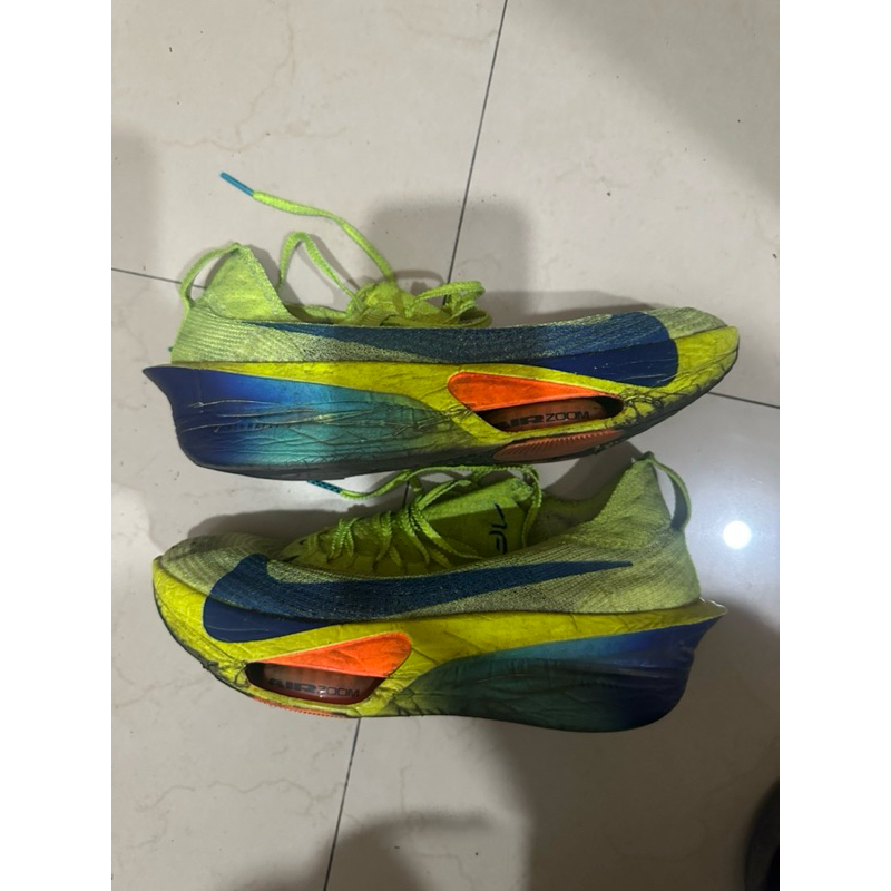 Sepatu Nike Alphafly Next% 3 preloved size 42 warna Volt
