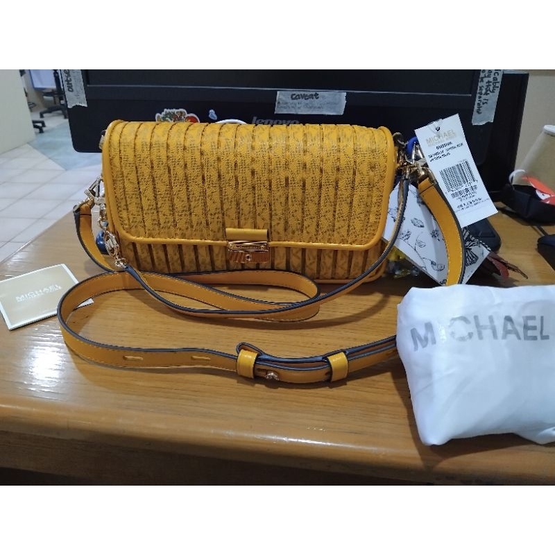 MK.Bradshaw.Preloved.Authentic.Without Longstrap