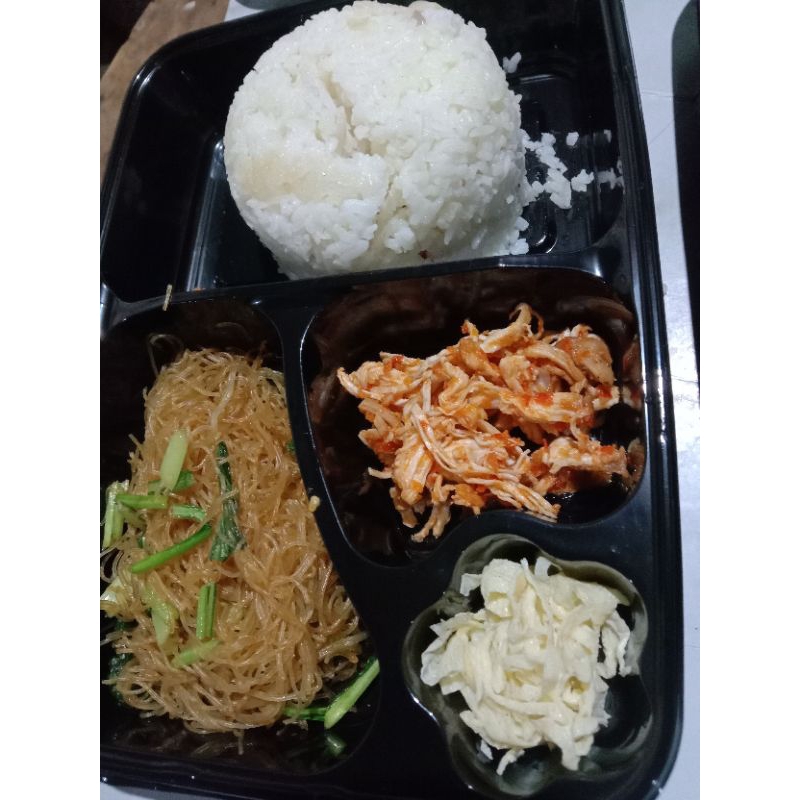 

Bakul Ceban Nasi Liwet Bento Ayam Suwir Termurah