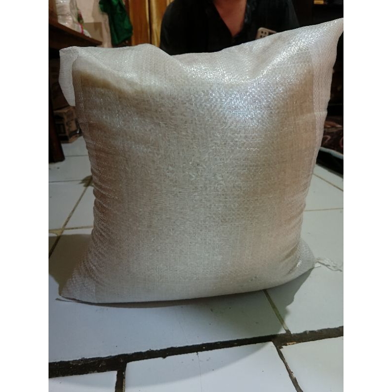 

Beras dengan kualitas terbaik/eceran/1kg/2kg