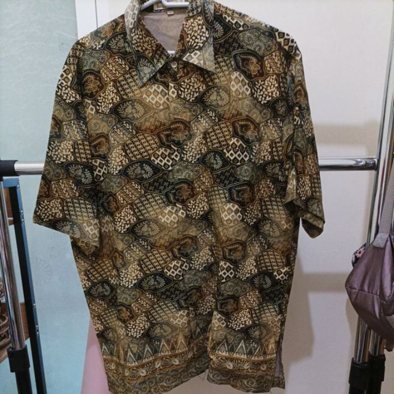 DWI MAHARANI kemeja batik pria preloved