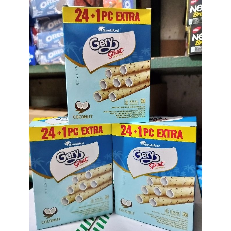 

Gery Saluut Coconut Roll ( 1 kotak isi 24+1 pcs )