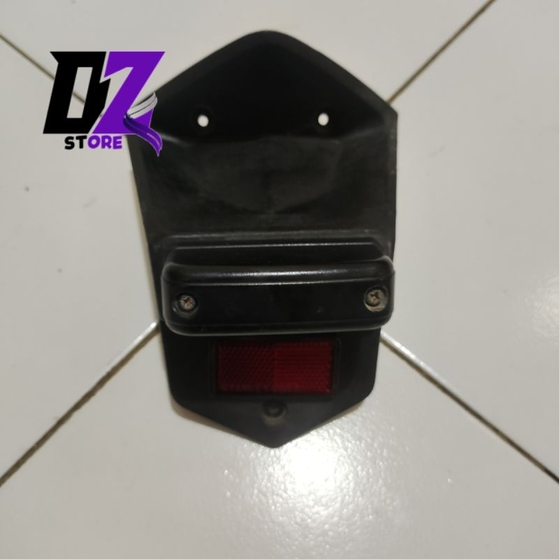 cover spakbor mata kucing belakang vario 125 old original copotan
