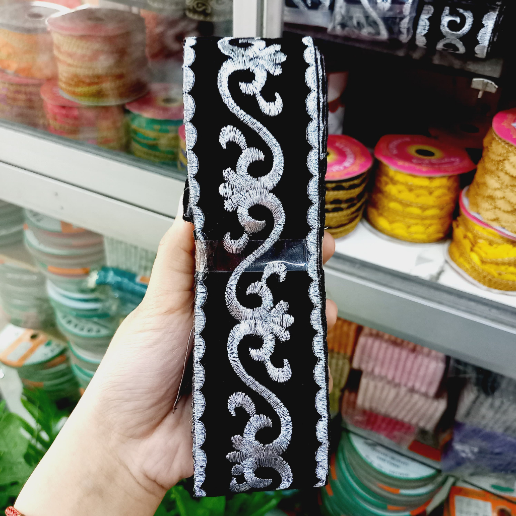 Renda Tepi Renda Hiasan Baju Kaftan Koko Syar'i Renda Bludru 53132-1 Dijual Roll