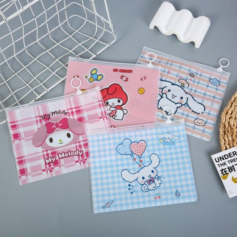 

Tempat Pensil Zipper Multifungsi Pouch Zipper Sanrio Cosmetic Bag ZP01