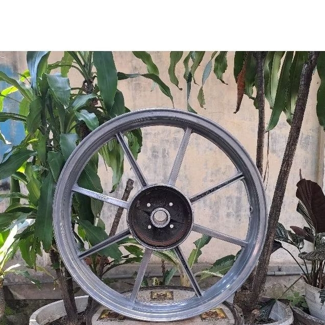 velg yoshi palang 8 ring 18 1.85 yamaha ORIGINAL velg palang 8 yoshi 18 185 velg yamaha ring 18 1.85