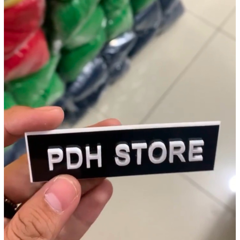 

Nametag/papan nama Huruf Timbul Magnet dan Peniti