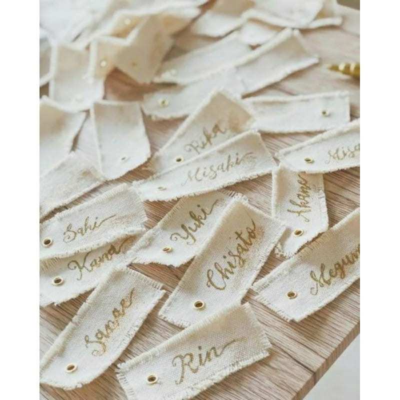 

Souvenirku Custom hang tag estetik, bahan blacu, hang tag kain, gantungan gitf box / hampers min order 150 pcs