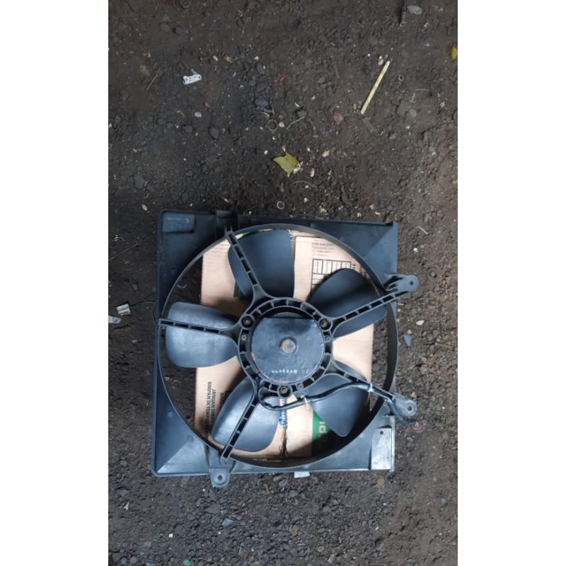 Kipas radiator copotan Kia Carnival 2000