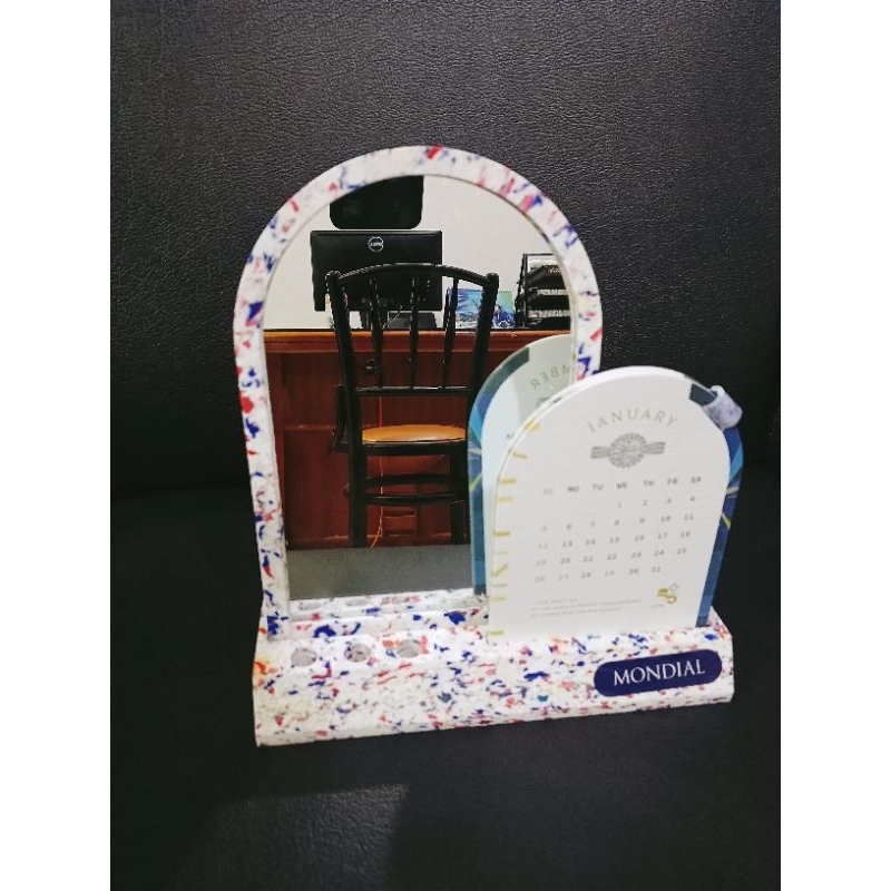 

MONDIAL KACA CERMIN KALENDER 2025