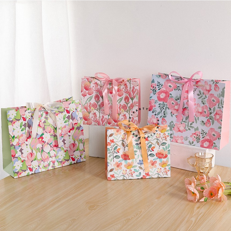 

Paper Bag Kado Aesthetic Korea Bunga Pita / Goodie Bag Ulang Tahun / Tas Kado Lucu