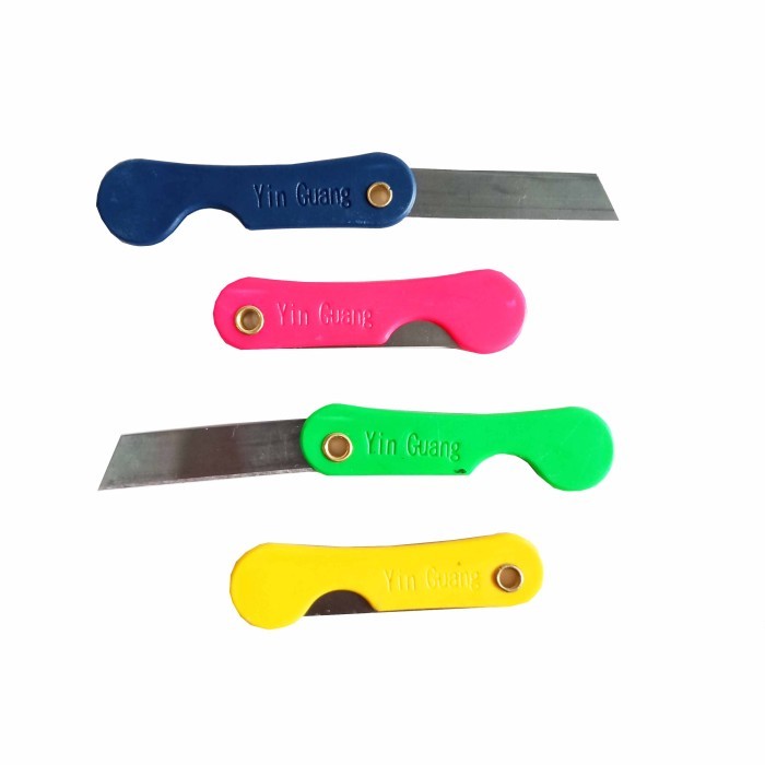 

CUTTER PISAU LIPAT KECIL WARNA MURAH - 1 PCS