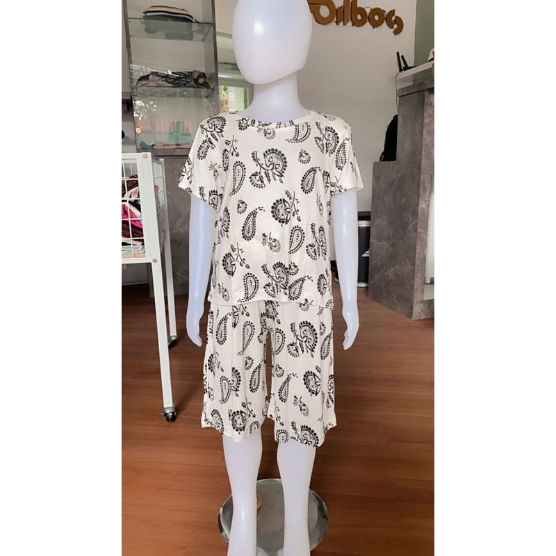 one set anak perempuan 2-6 Tahun