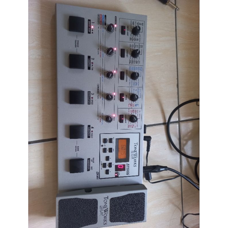 KORG AX1000G