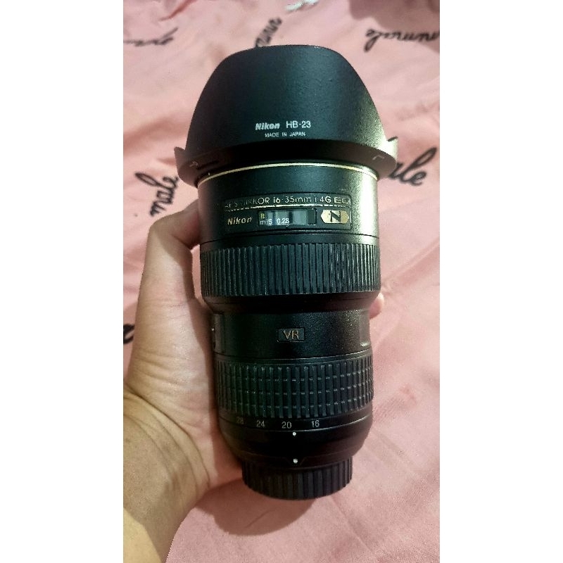Lensa Nikon 16-35mm f4