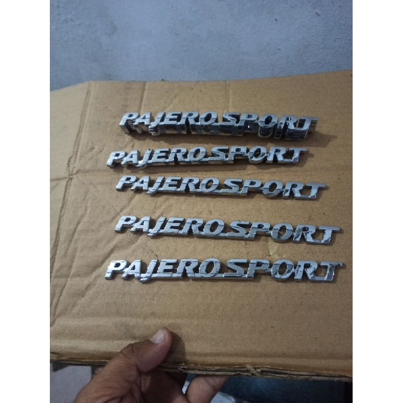 emblem tulisan pajero sport