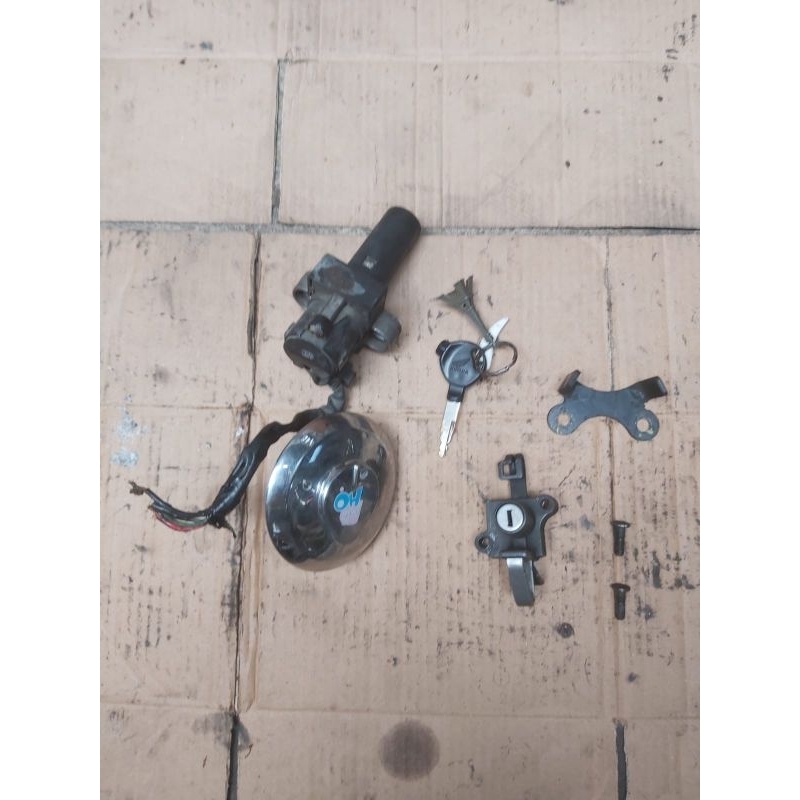 Kunci kontak set tiger revo ori copotan