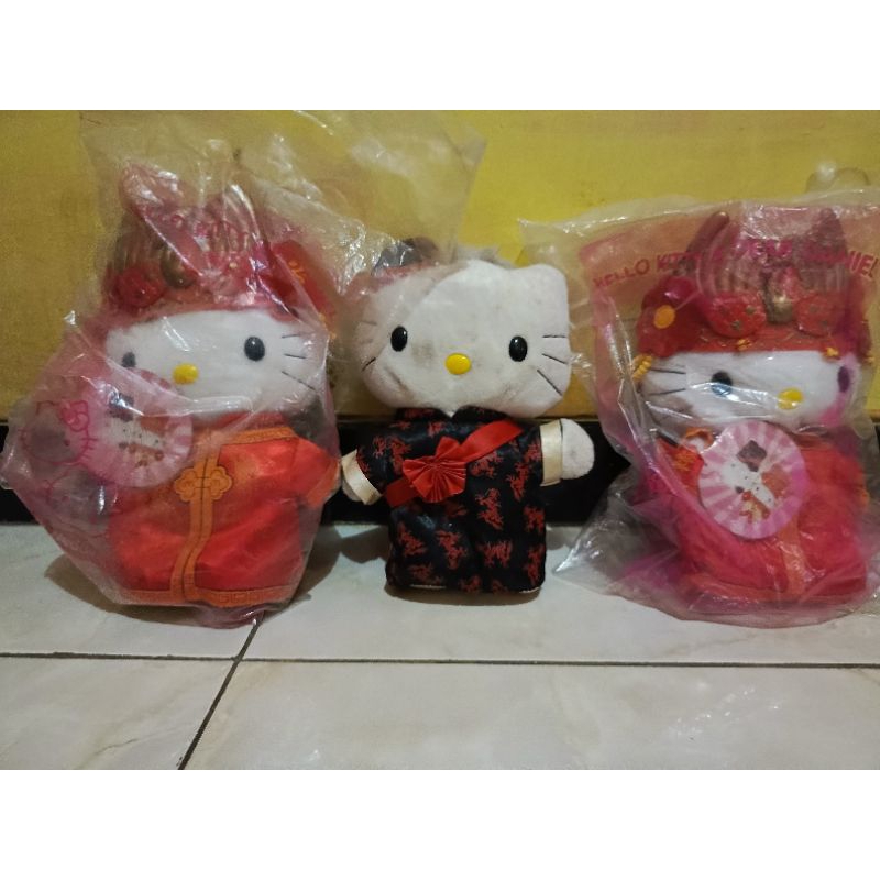 boneka hello kitty - kucing doll - isbon - istana boneka - mainan mcd