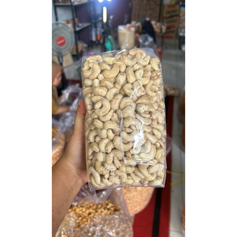 

KACANG METE ASLI WONOGIRI MENTAH KERING