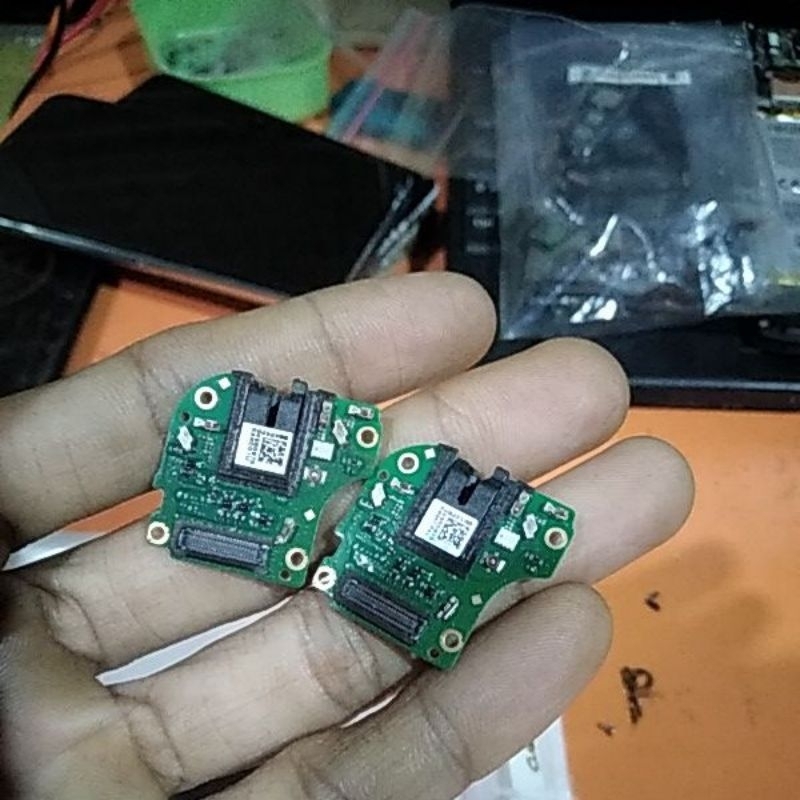 PCB mic ,sinyal Oppo A39 , A57 bekas original copotan