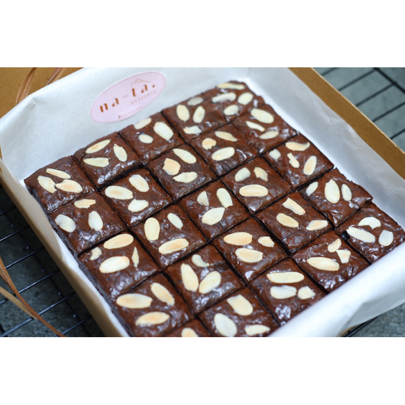 

Gluten Free Brownies Premium (20x20 cm)