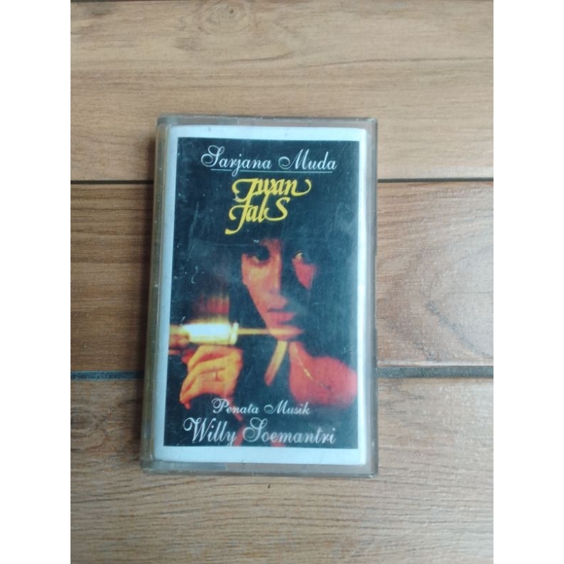 kaset pita IWAN FALS "sarjana muda"