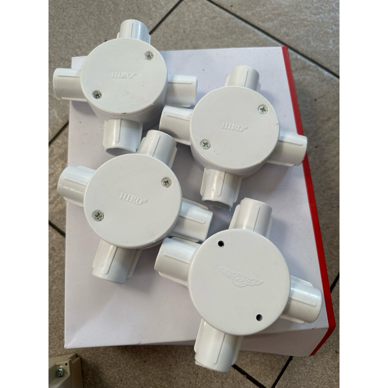 T Dus Cabang 4 / T Dus tdus 4 cabang 20mm / Sambungan pipa kabel listrik