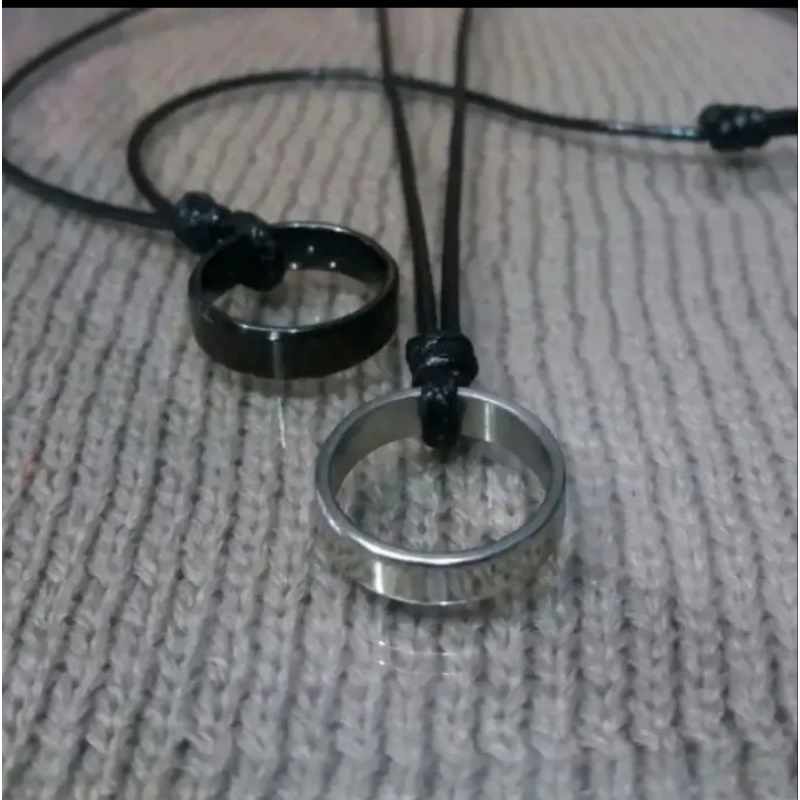 Kalung Pria Wanita Tali Hitam Liontin Cincin